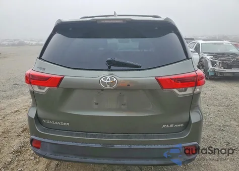 2018 Toyota Highlander Se из США, поврежденный, VIN 5TDJZRFH2JS897381